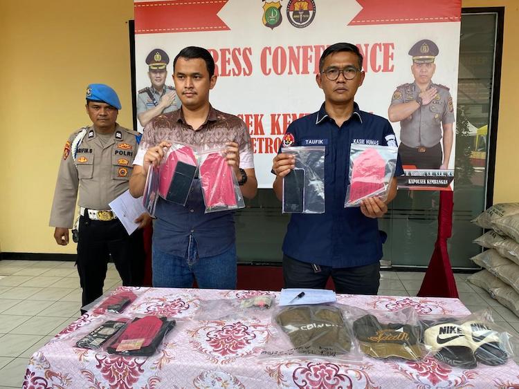 polisi tangkap spesialis pencuri ponsel