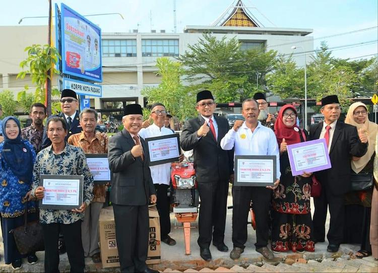 revolusinews.com (RNews) (1) RevolusiNews.com (RNews)