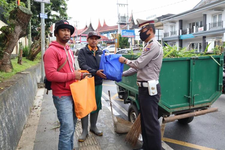 satlantas polres bukittinggi revolusinews satlantas polres bukittinggi revolusinews
