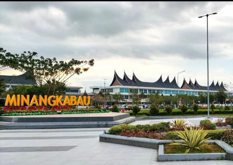 penerbangan bandara minangkabau revolusinews penerbangan bandara minangkabau revolusinews