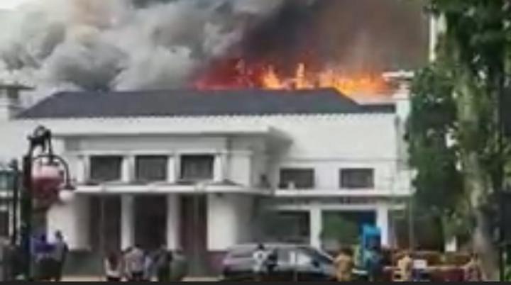 kebakaran gedung bapellitbang bandung revolusinews revolusi news kebakaran gedung bapellitbang bandung revolusinews revolusi news