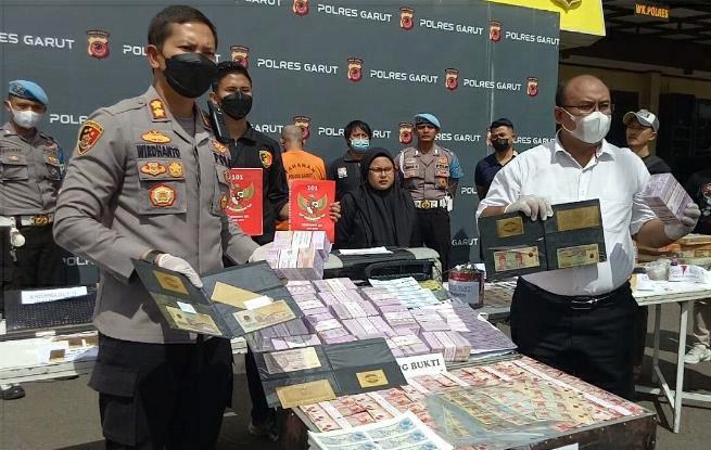 polres garut ungkap pembuatan uang palsu revolusinews revolusi news polres garut ungkap pembuatan uang palsu revolusinews revolusi news