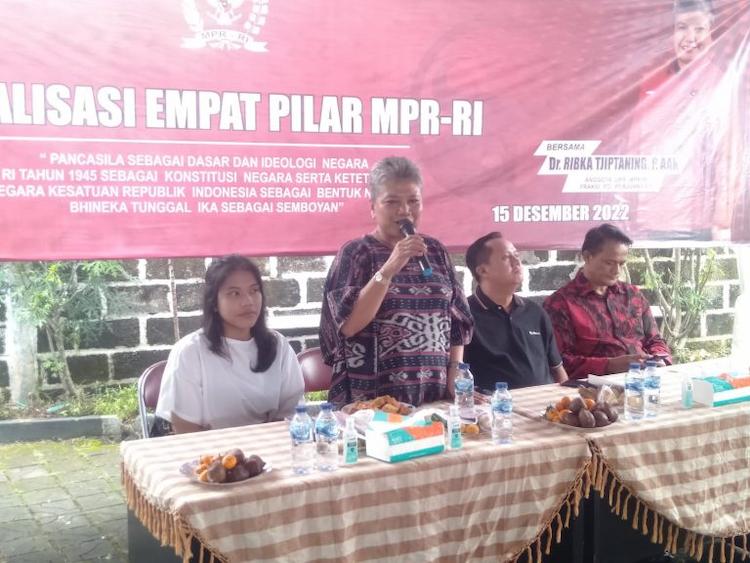 ribka tjiptaning reses perempuan tangguh revolusinews revolusi news ribka tjiptaning reses perempuan tangguh revolusinews revolusi news