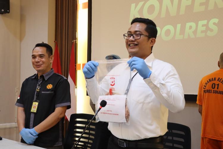 polres sukabumi tetapkan oknum pengacara terduga cabul revolusinews revolusi news polres sukabumi tetapkan oknum pengacara terduga cabul revolusinews revolusi news