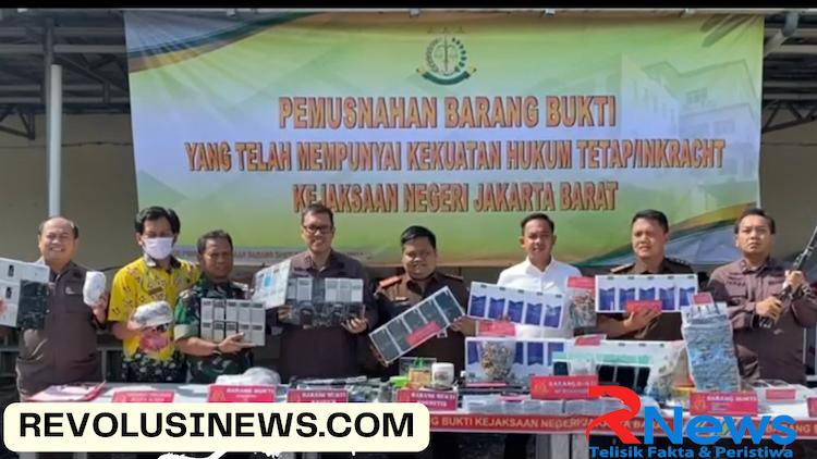 kejari jakbar revolusinews revolusi news kejari jakbar revolusinews revolusi news