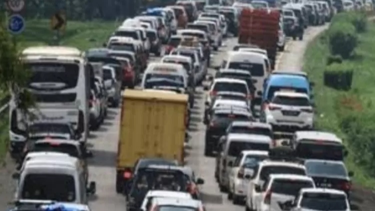rekayasa lalu lintas arus mudik revolusinews revolusi news rekayasa lalu lintas arus mudik revolusinews revolusi news