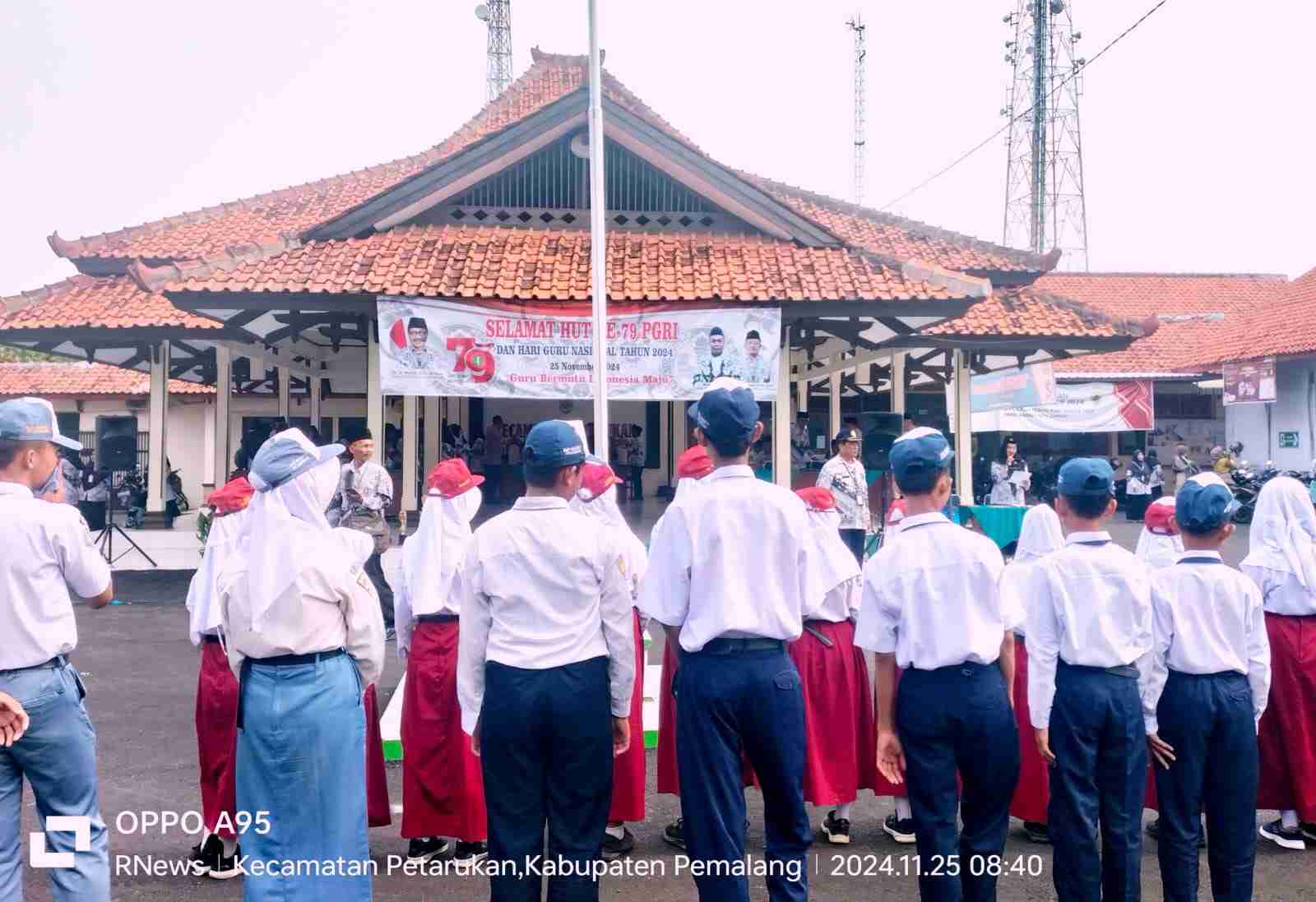 Peringatan Upacara Hari Guru Nasional 2024 (HGN) dan Hari Ulang Tahun ke-79 PGRI tingkat Kecamatan Petarukan, Senin (25/11/2024). (Foto: Media RNews Rae Kusnanto). Peringatan Upacara Hari Guru Nasional 2024 (HGN) dan Hari Ulang Tahun ke-79 PGRI tingkat Kecamatan Petarukan, Senin (25/11/2024). (Foto: Media RNews Rae Kusnanto).