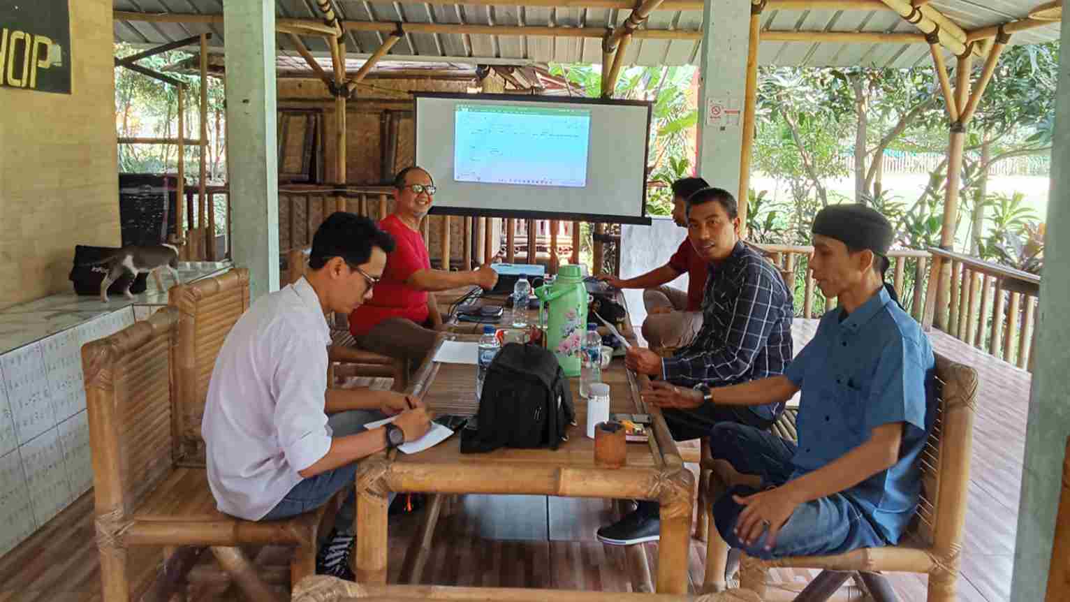 Foto bersama Wartawan RNews Tangsel di Ekowisata Keranggan, Tangerang Selatan, Banten.