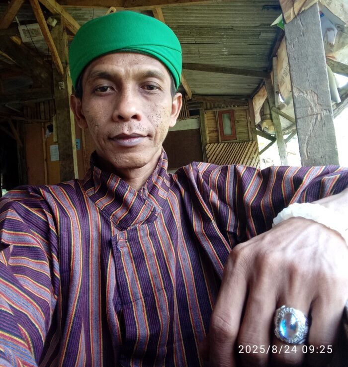 Foto: R. Joko Kusuma 7 di Kumalirang Kabupaten Pandeglang, Banten. (Dok. Revolusi News) Foto: R. Joko Kusuma 7 di Kumalirang Kabupaten Pandeglang, Banten. (Dok. Revolusi News)